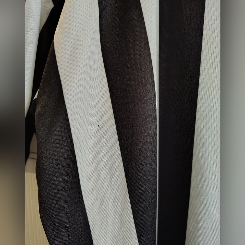 Mens Medium Crown Partial Zip Ref Jersey- Be Game ready! - Picture 4 of 6